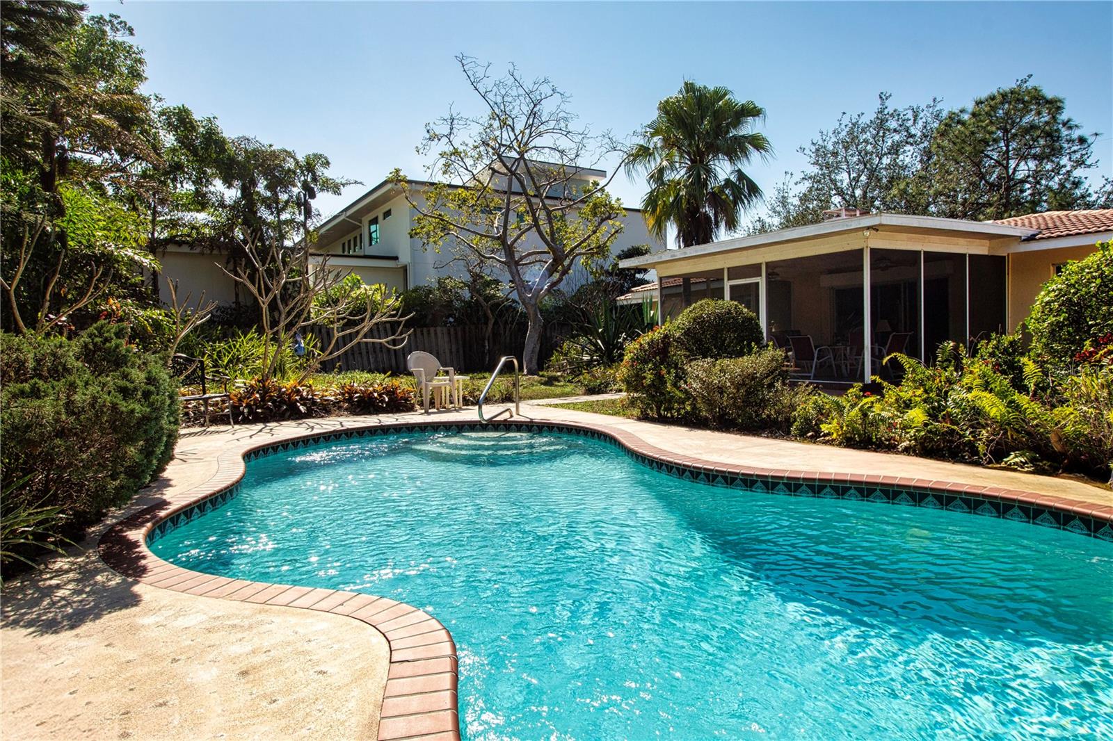 A4640341 Property Photo