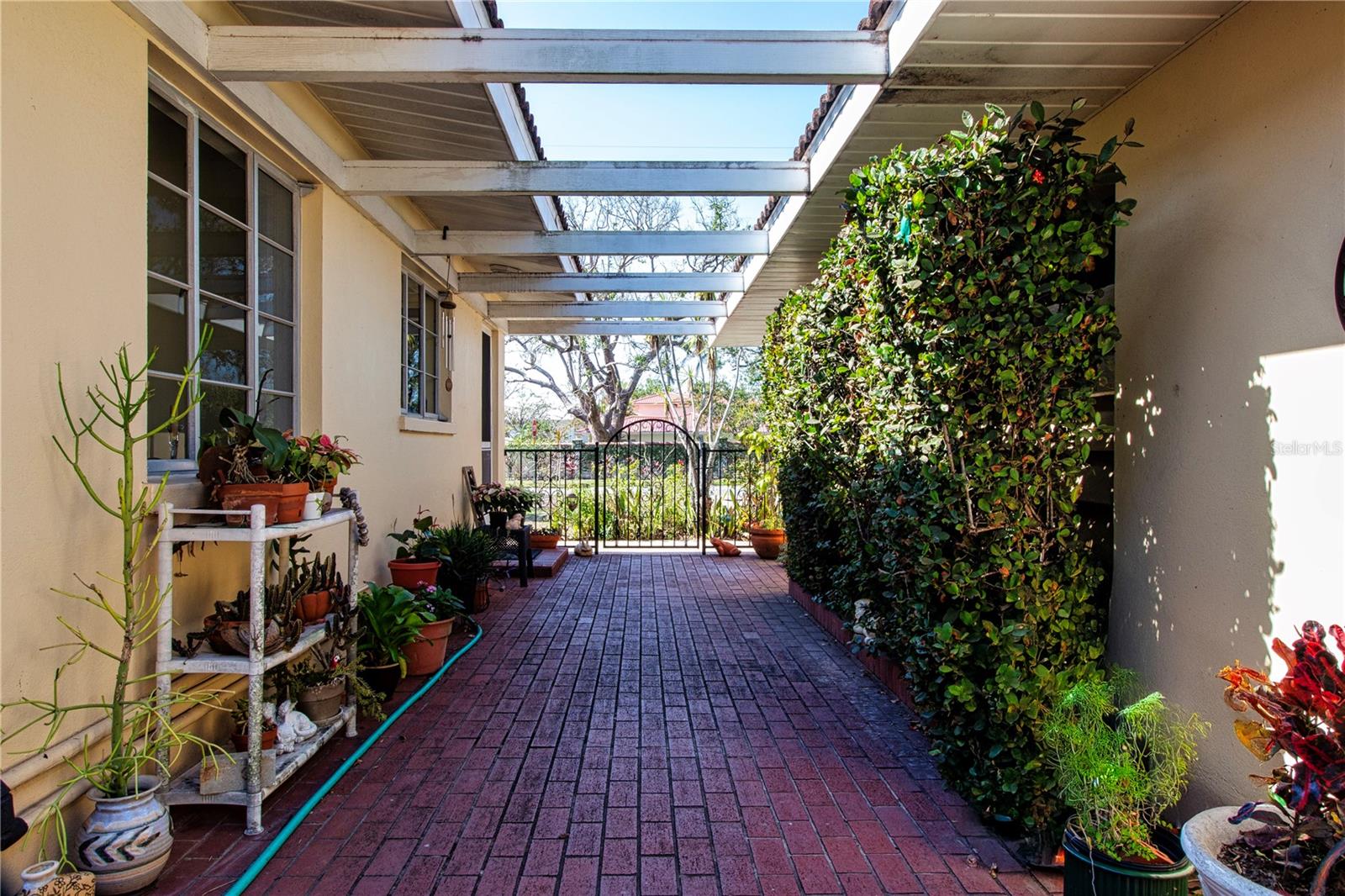A4640341 Property Photo