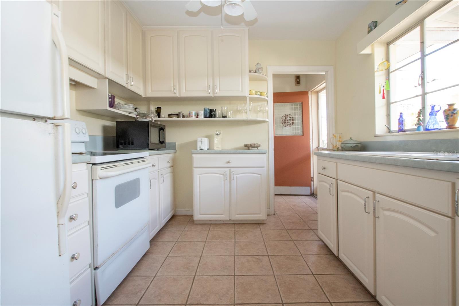 A4640341 Property Photo