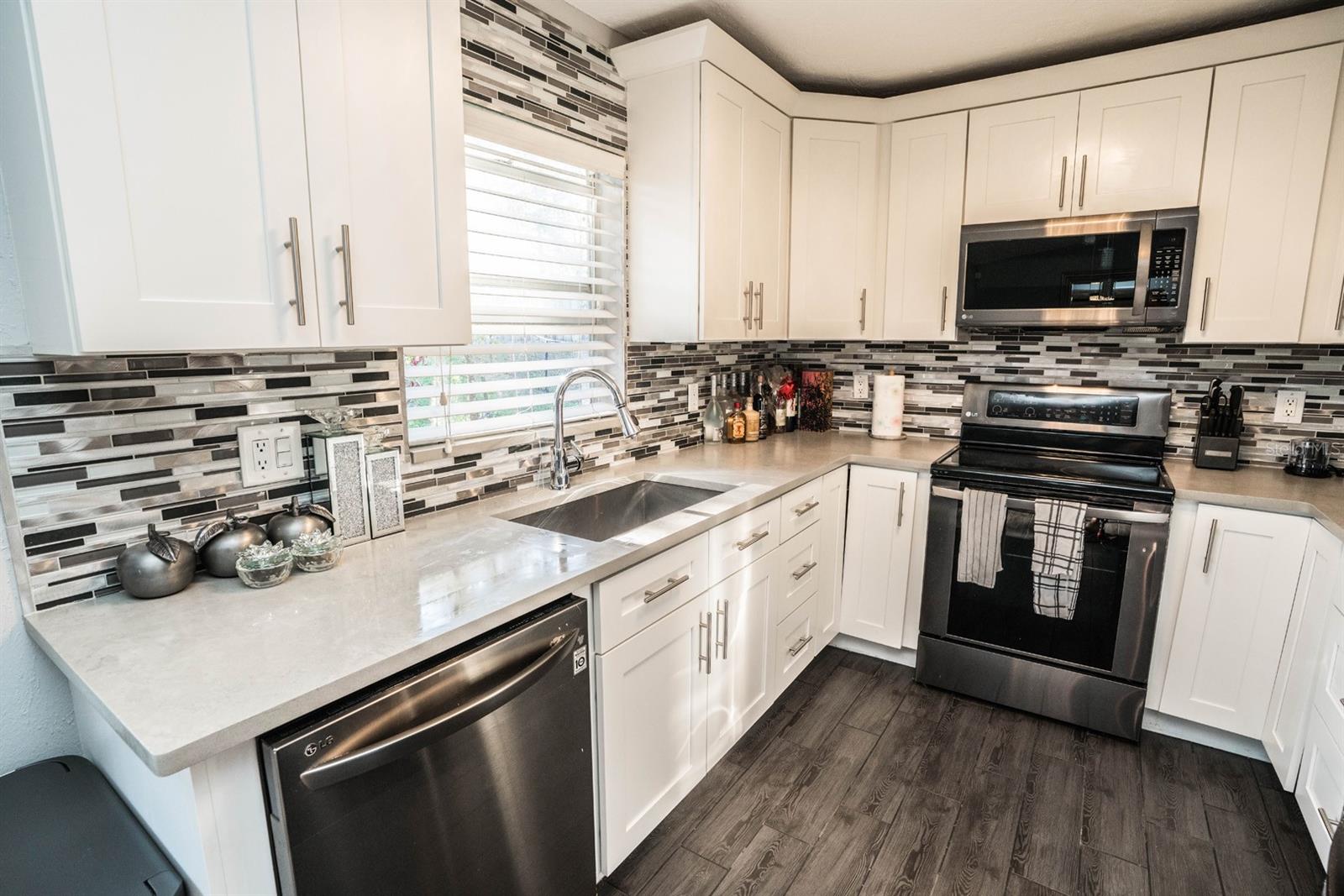 2834 56TH AVENUE CIR E, BRADENTON, FL, 34203