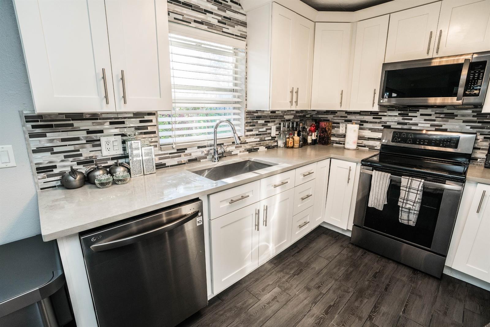 2834 56TH AVENUE CIR E, BRADENTON, FL, 34203