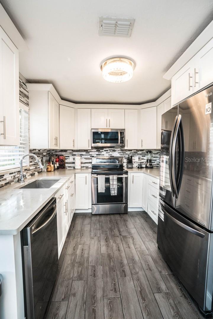 2834 56TH AVENUE CIR E, BRADENTON, FL, 34203