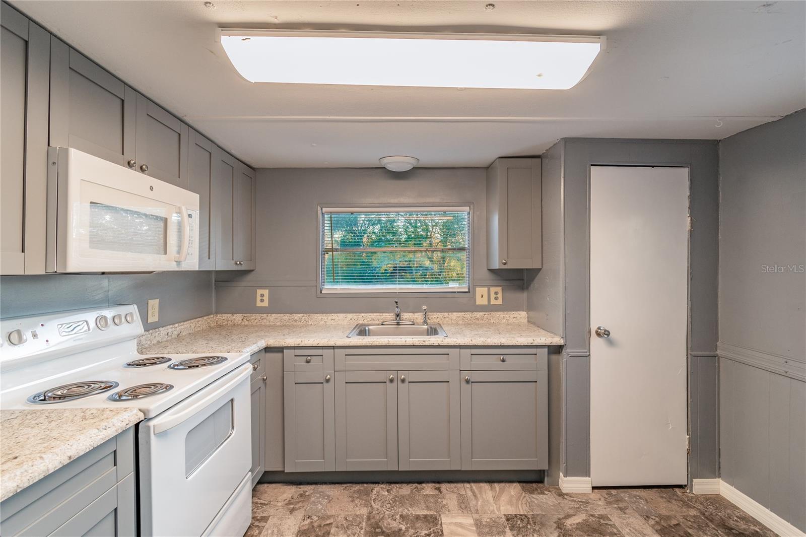 5001 LEWELLYN RD, LAKELAND, FL, 33810