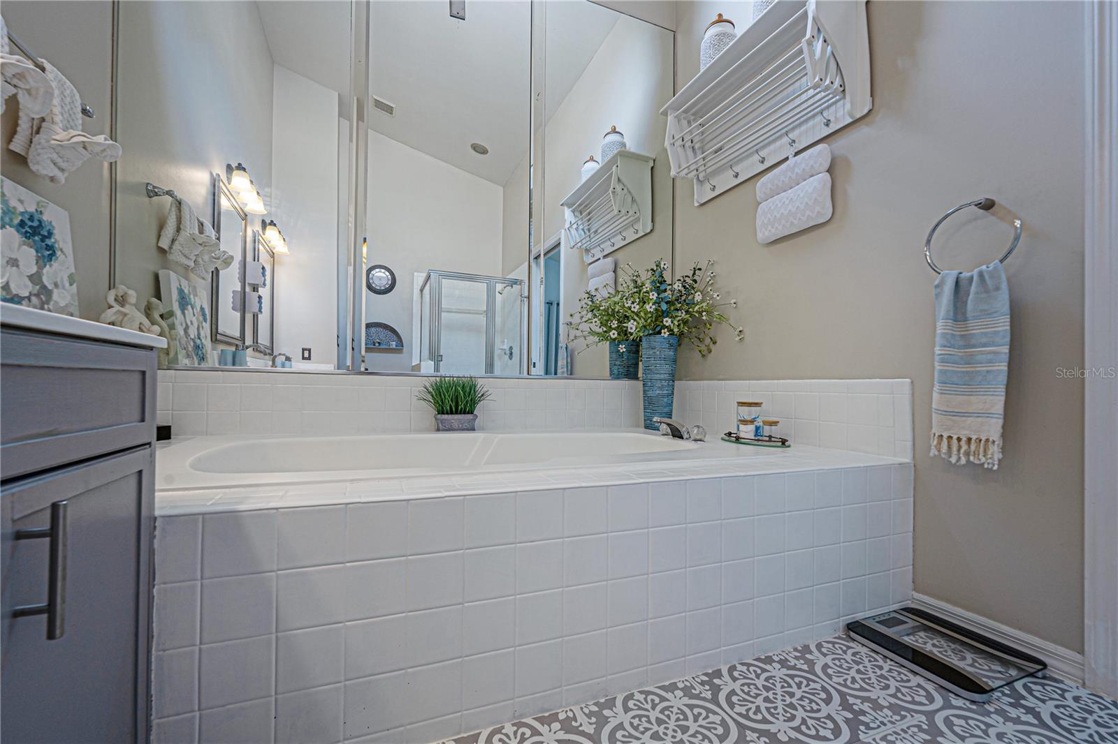 6915 STONE RIVER RD, BRADENTON, FL, 34203