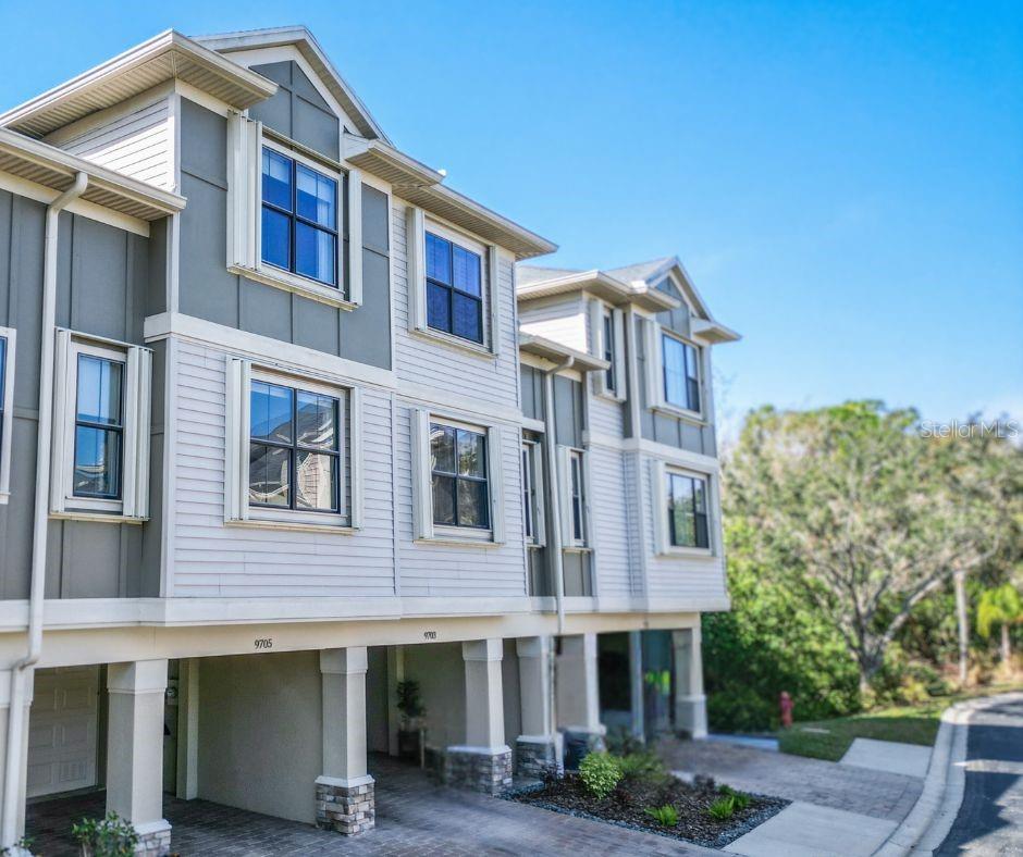 9705 BAY GROVE LN, TAMPA, FL, 33615
