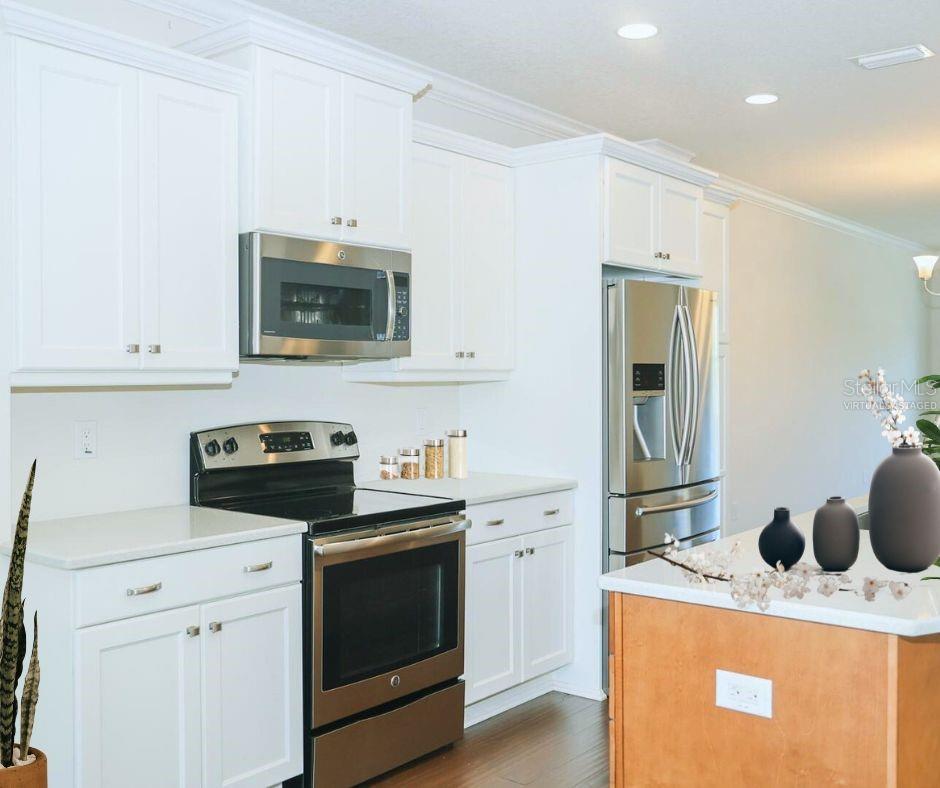 9705 BAY GROVE LN, TAMPA, FL, 33615