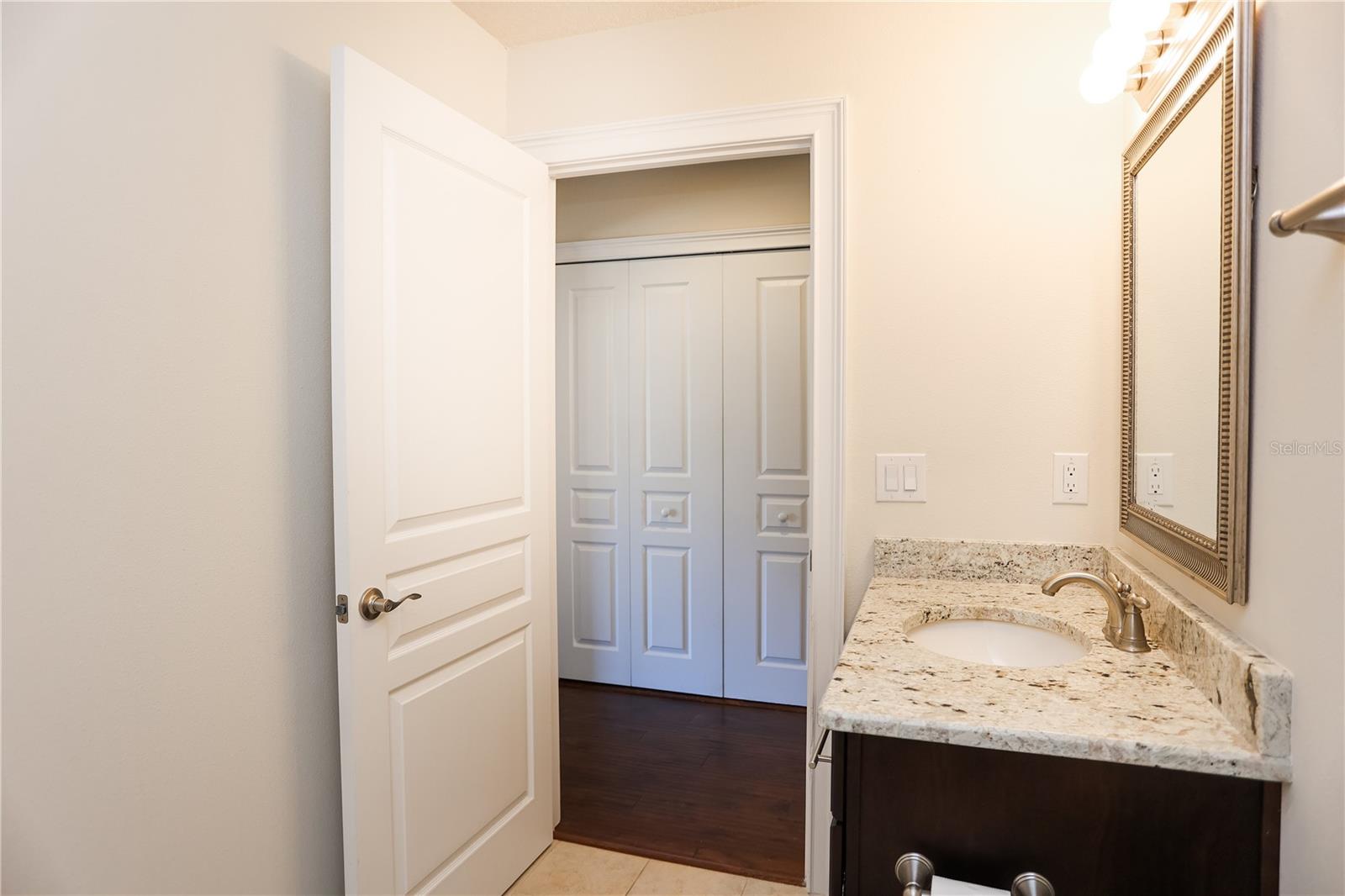 9705 BAY GROVE LN, TAMPA, FL, 33615