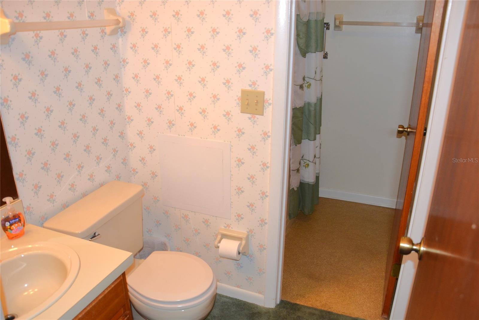 B4901832 Property Photo