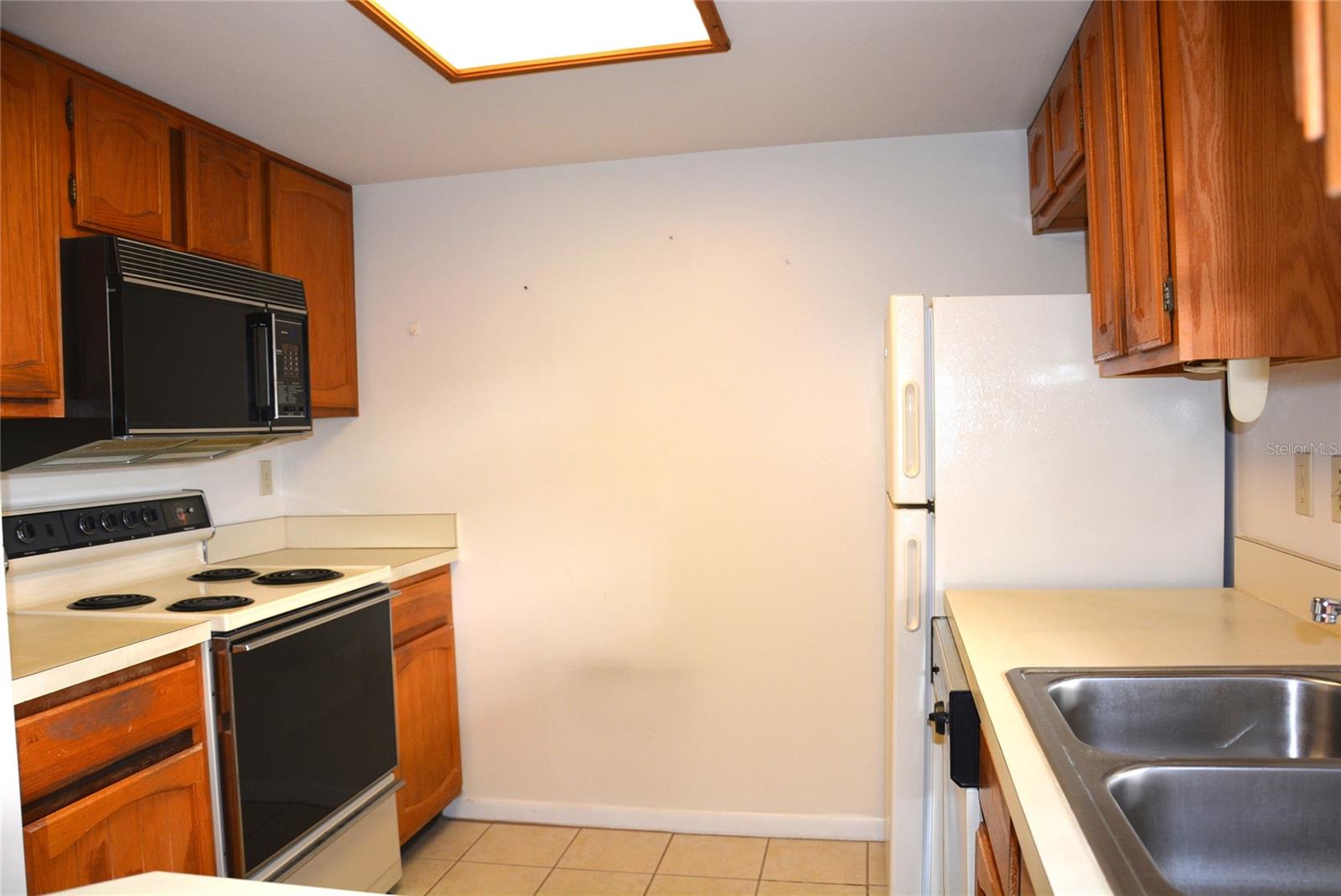 B4901832 Property Photo