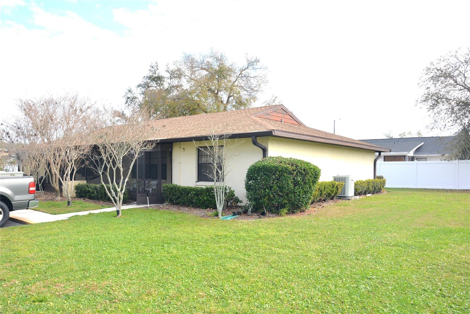 B4901832 Property Photo