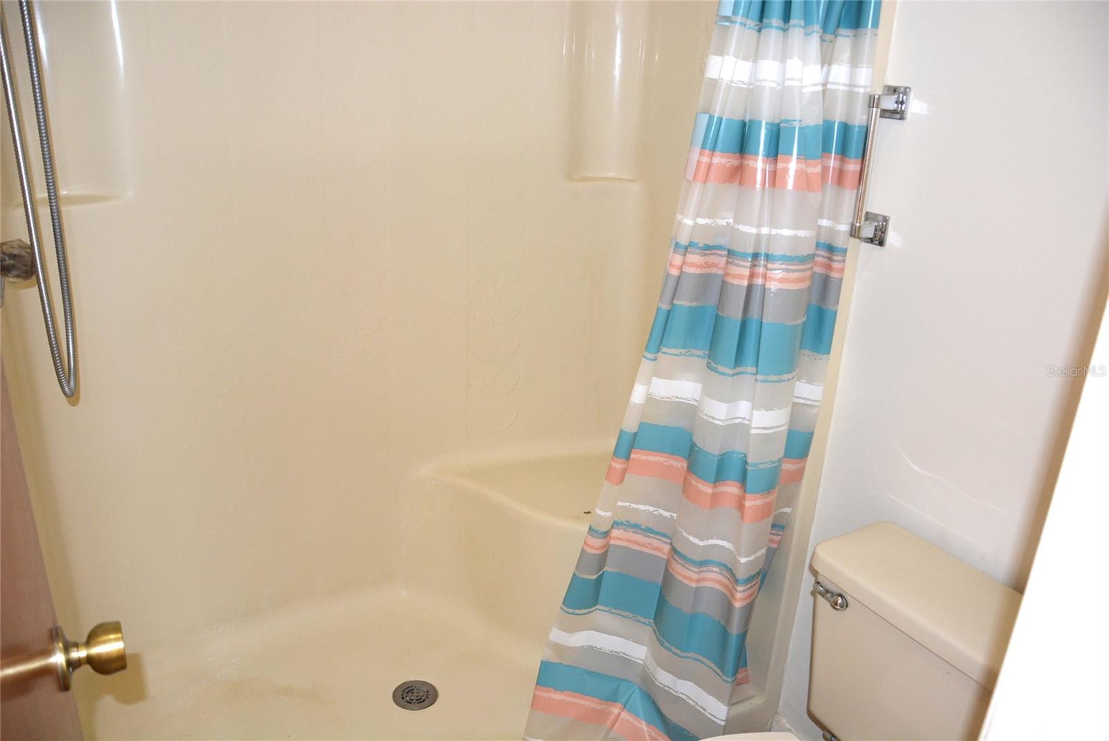 B4901832 Property Photo