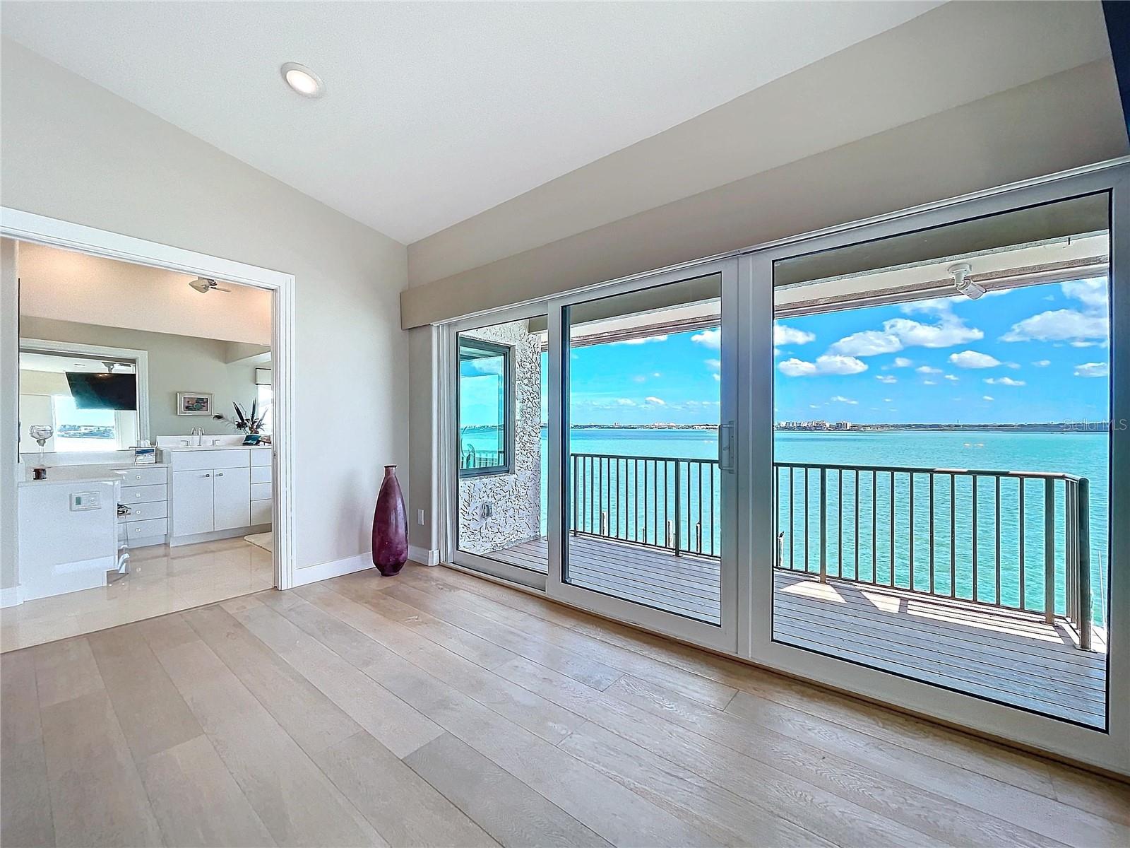 173 MARINA DEL REY CT, CLEARWATER BEACH, FL, 33767
