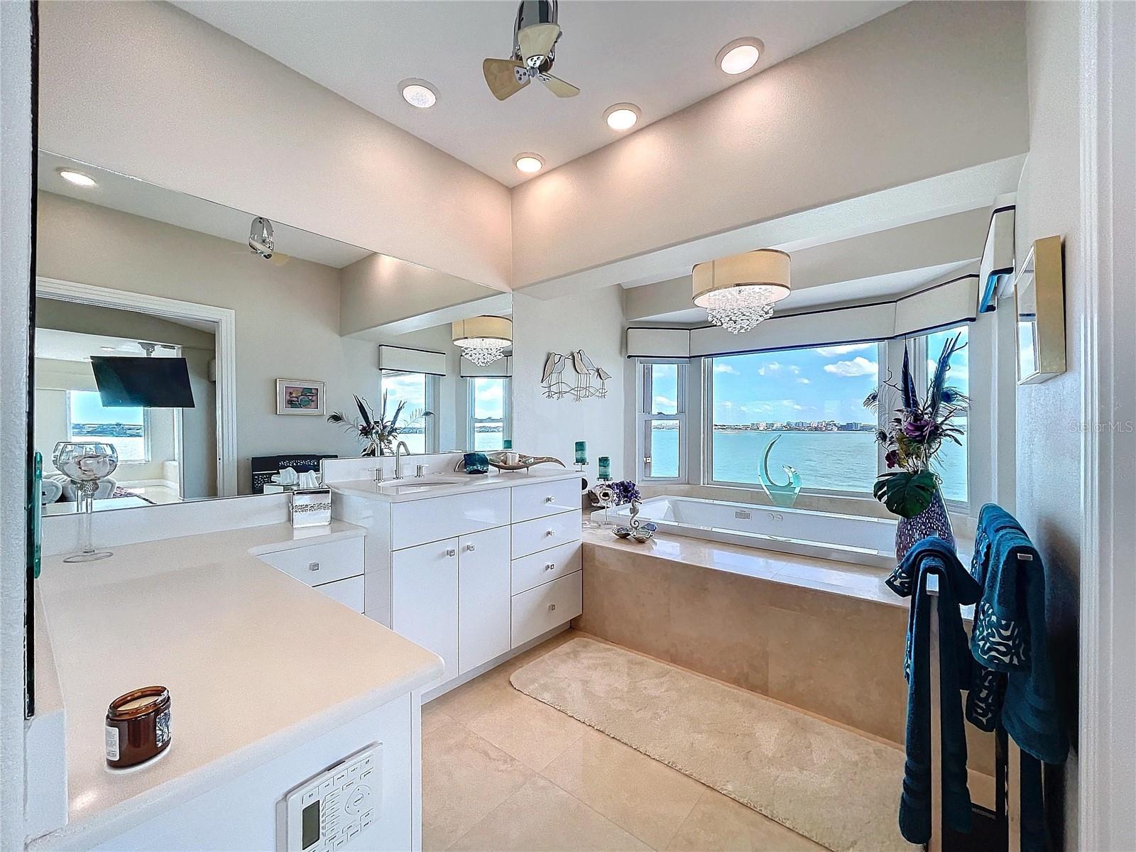 173 MARINA DEL REY CT, CLEARWATER BEACH, FL, 33767