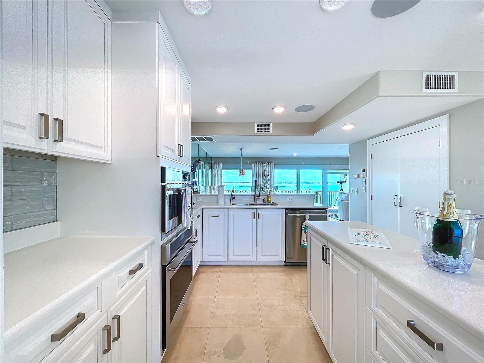 173 MARINA DEL REY CT, CLEARWATER BEACH, FL, 33767