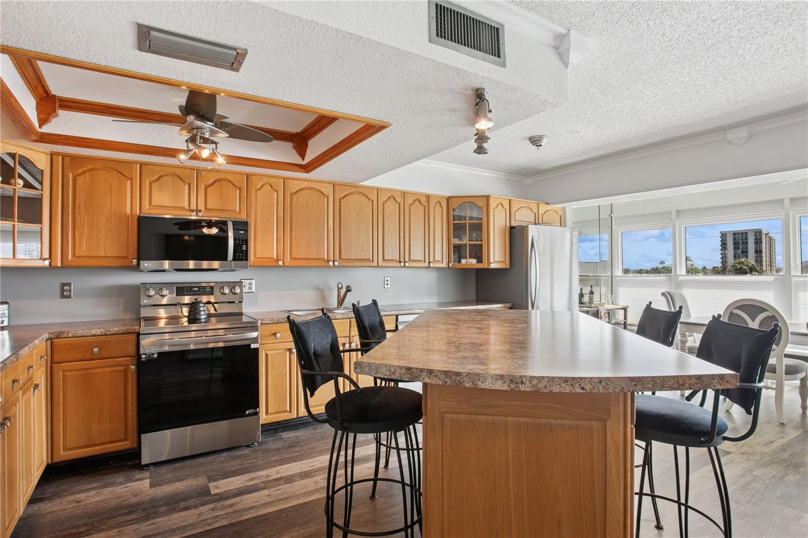 661 POINSETTIA AVE #307, CLEARWATER BEACH, FL, 33767