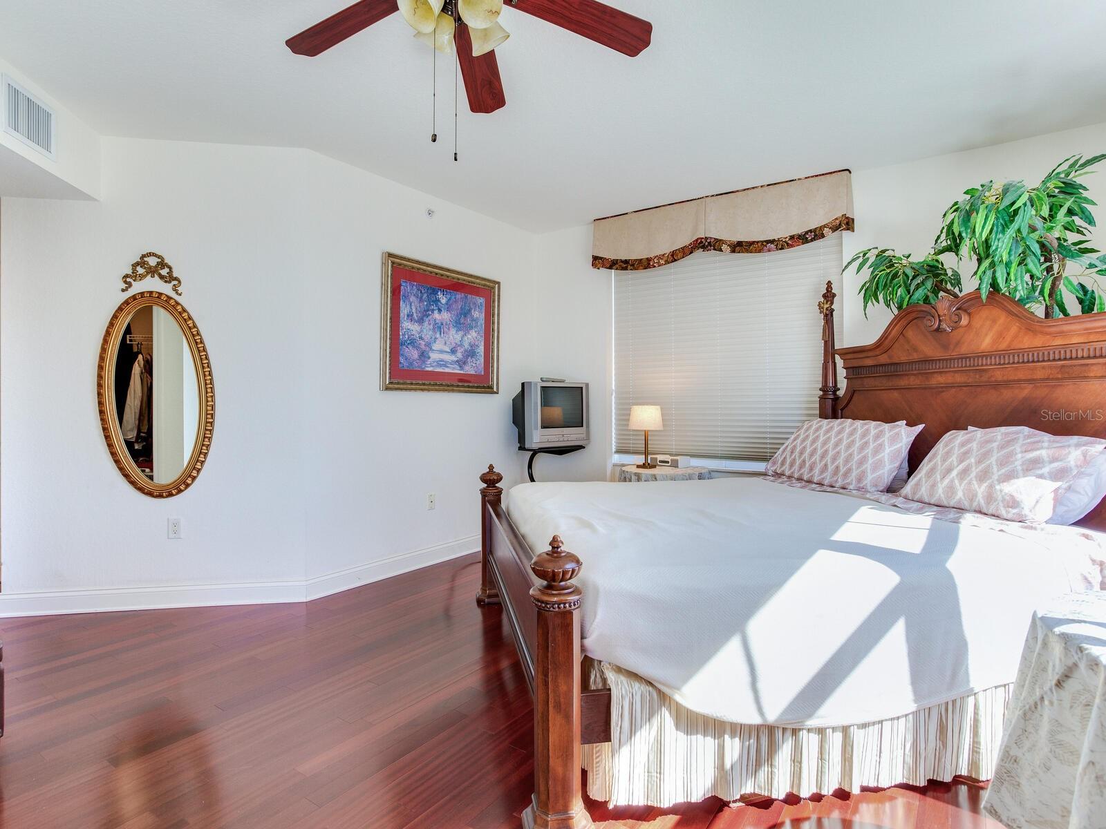 11 SAN MARCO ST #807, CLEARWATER BEACH, FL, 33767