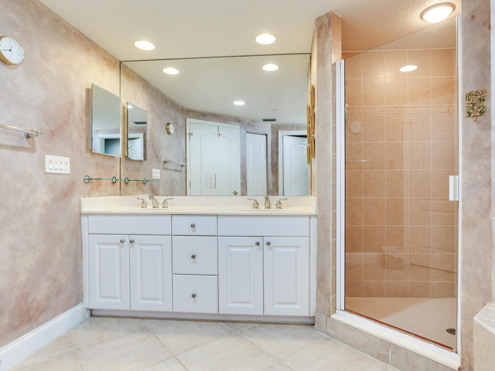 11 SAN MARCO ST #807, CLEARWATER BEACH, FL, 33767