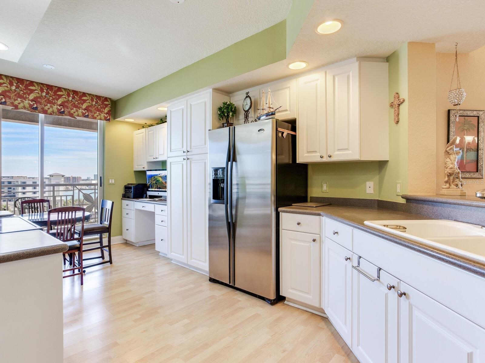 11 SAN MARCO ST #807, CLEARWATER BEACH, FL, 33767