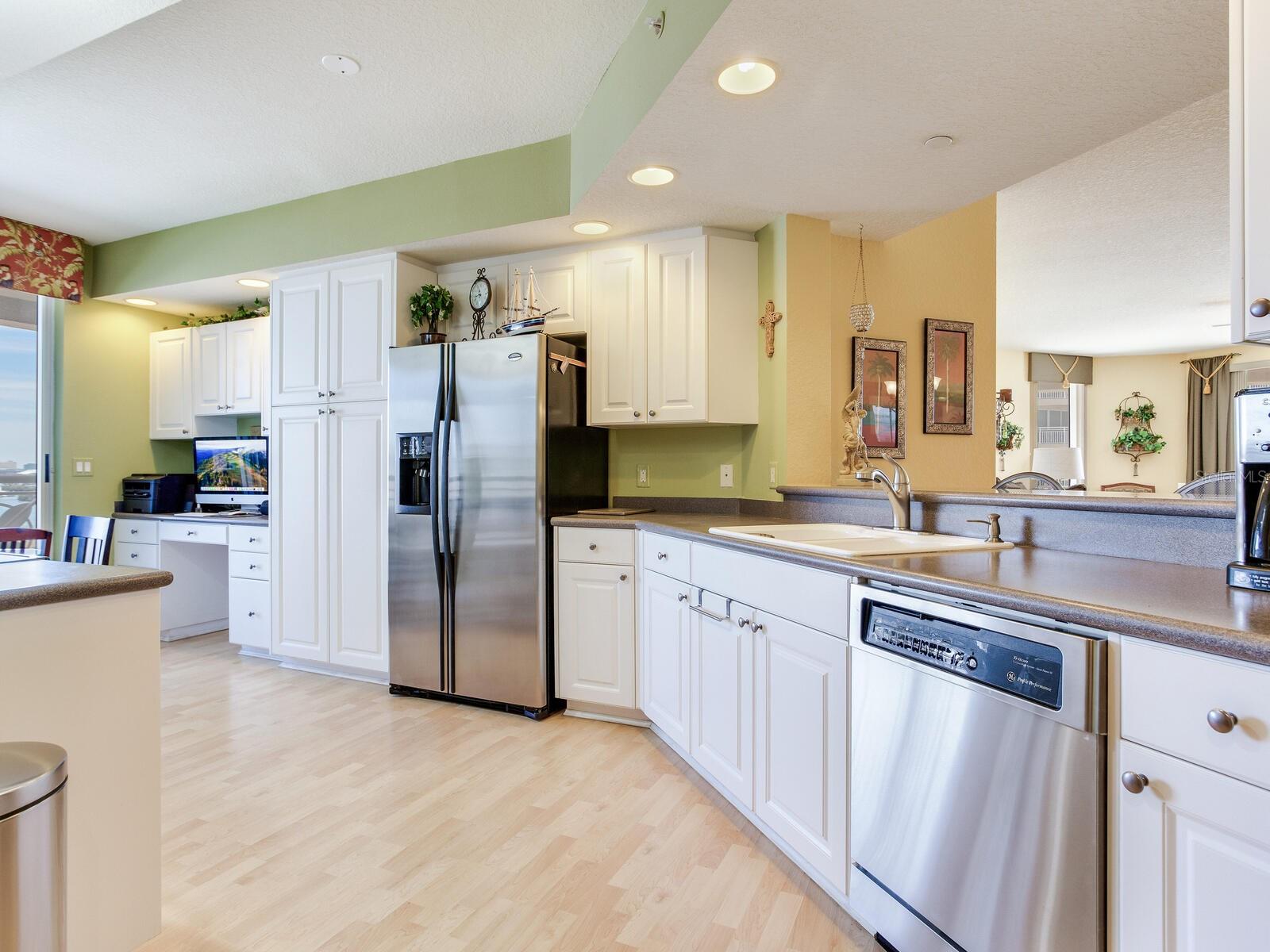11 SAN MARCO ST #807, CLEARWATER BEACH, FL, 33767