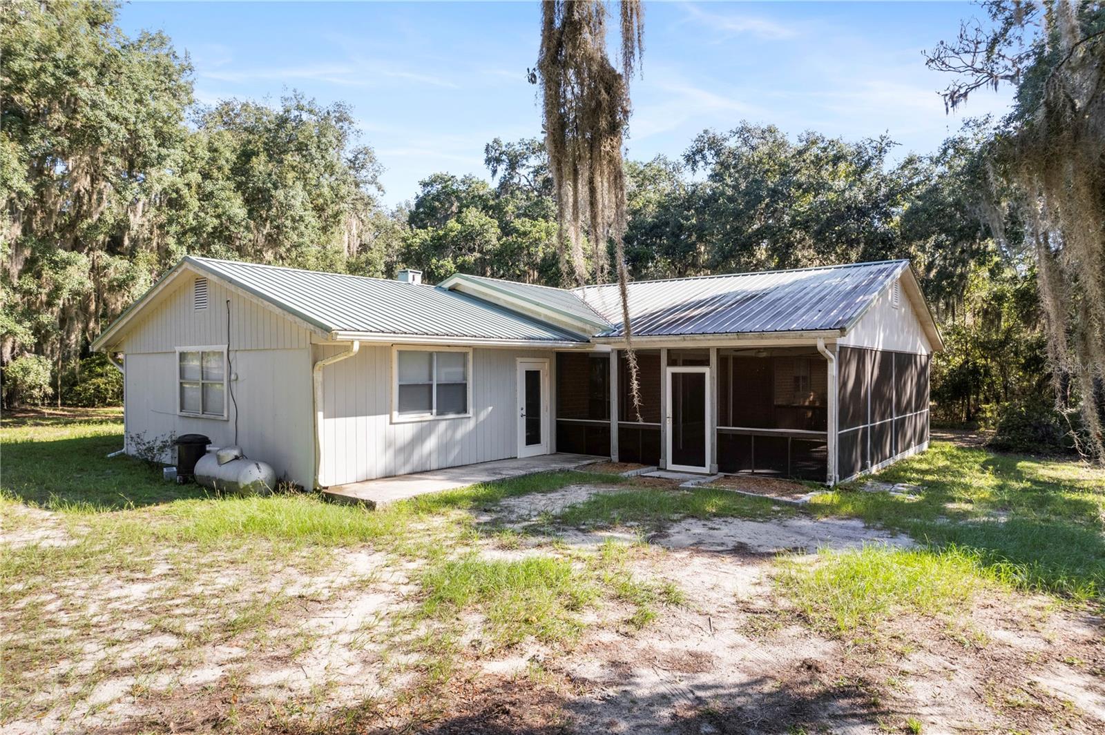150 LONG LAKE RD, HAWTHORNE, FL, 32640