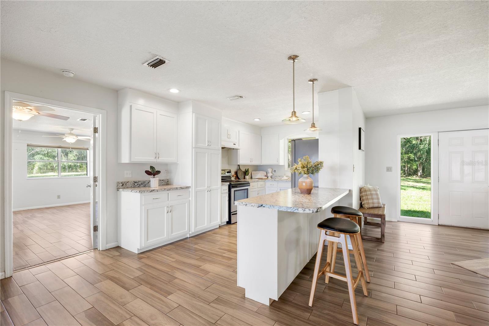 150 LONG LAKE RD, HAWTHORNE, FL, 32640