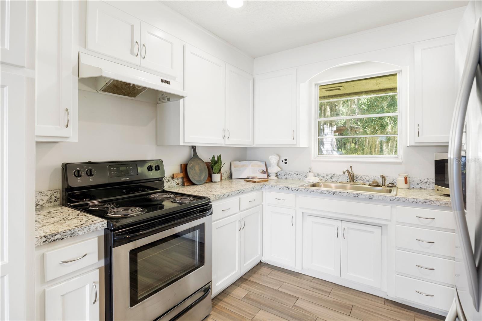 150 LONG LAKE RD, HAWTHORNE, FL, 32640