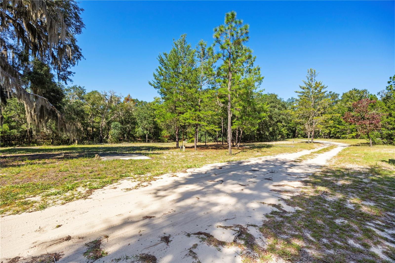 150 LONG LAKE RD, HAWTHORNE, FL, 32640