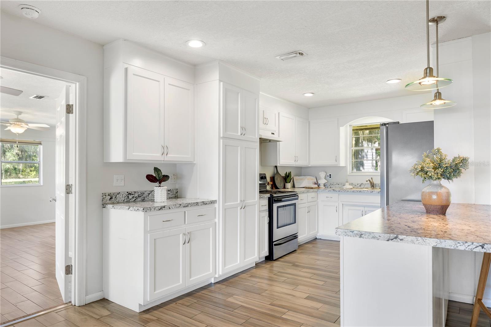 150 LONG LAKE RD, HAWTHORNE, FL, 32640