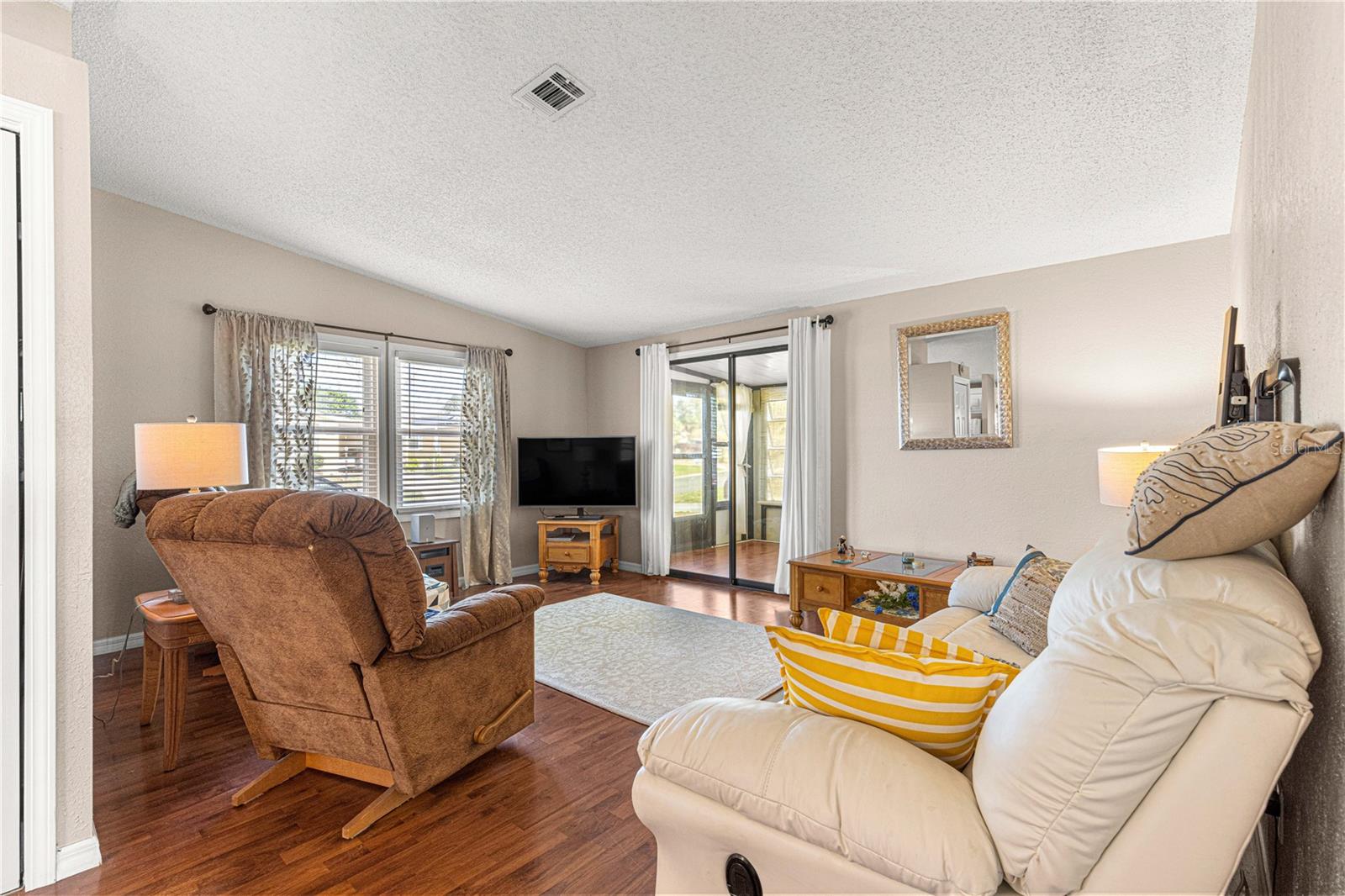 1854 W SCHWARTZ BLVD, LADY LAKE, FL, 32159