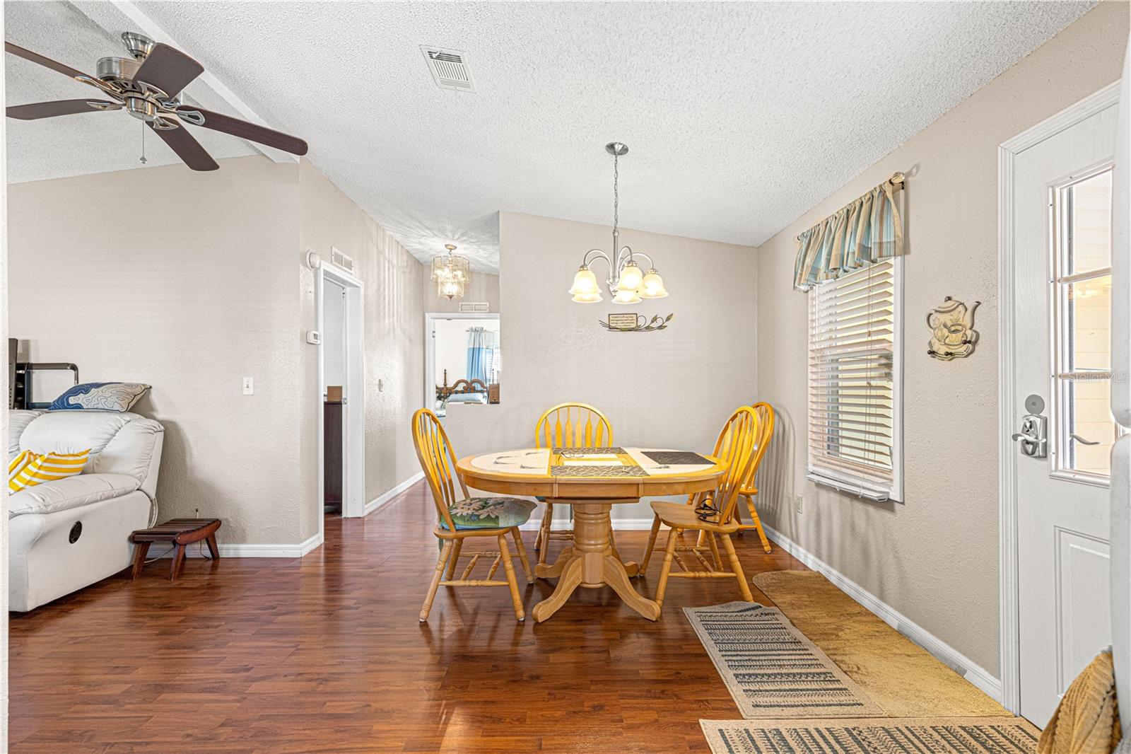 1854 W SCHWARTZ BLVD, LADY LAKE, FL, 32159