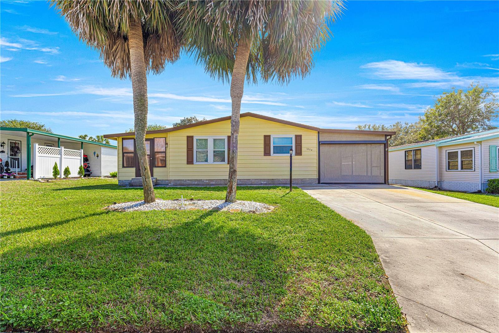1854 W SCHWARTZ BLVD, LADY LAKE, FL, 32159