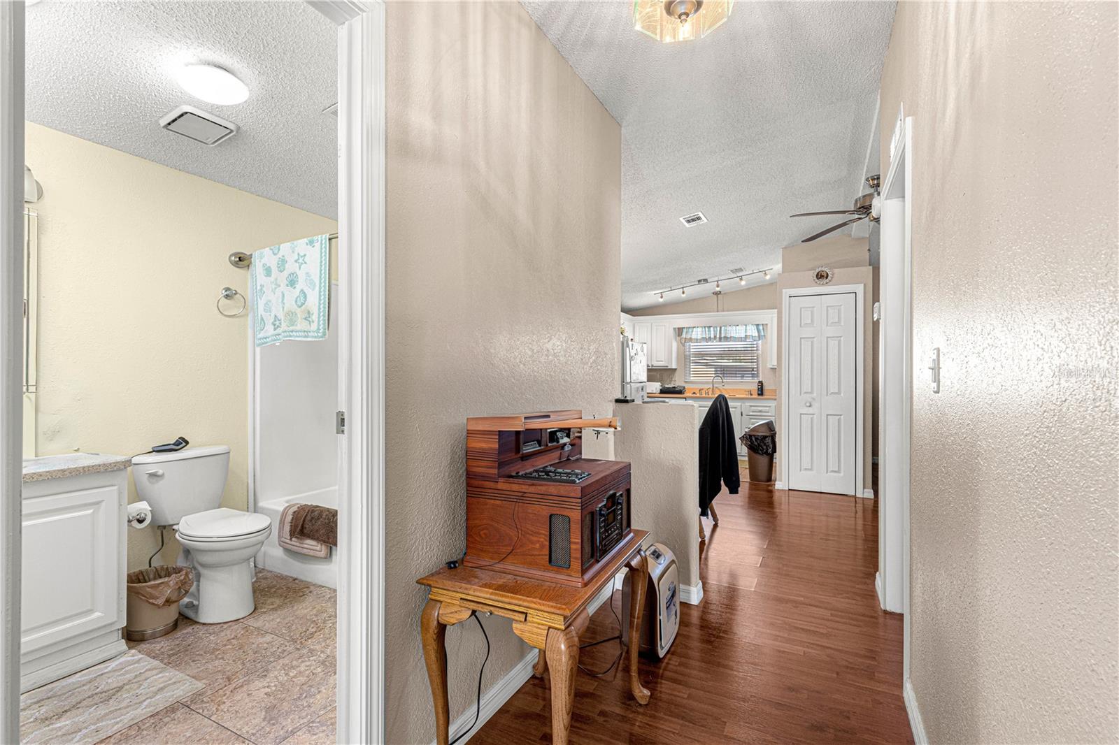 1854 W SCHWARTZ BLVD, LADY LAKE, FL, 32159