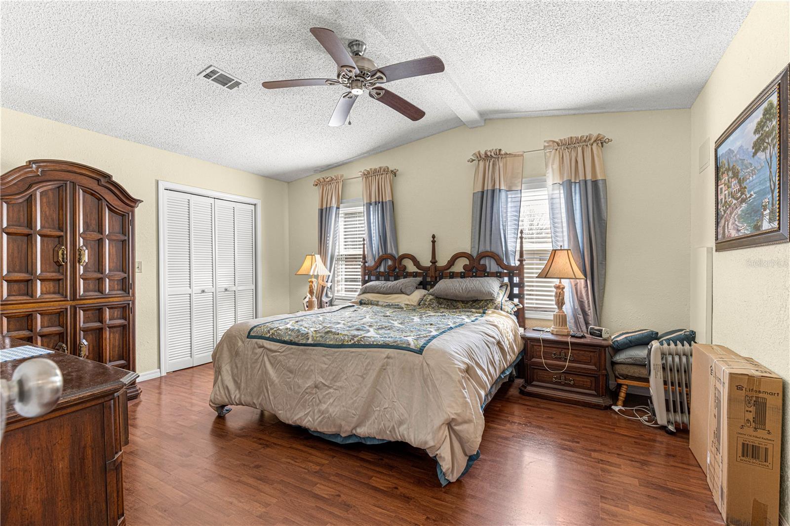 1854 W SCHWARTZ BLVD, LADY LAKE, FL, 32159