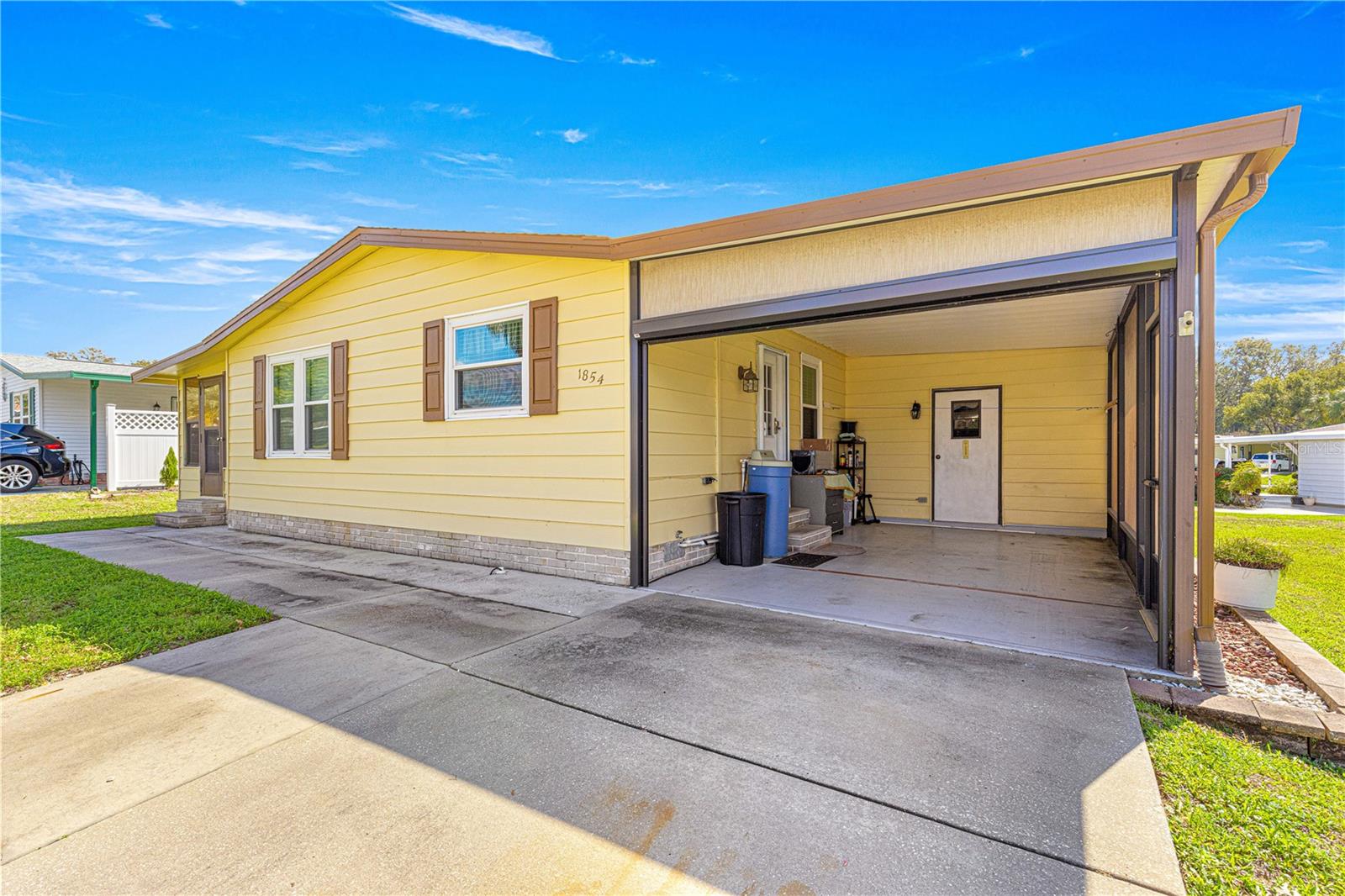 1854 W SCHWARTZ BLVD, LADY LAKE, FL, 32159