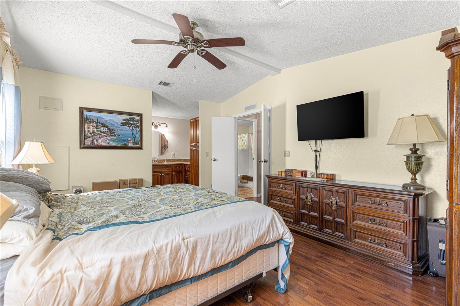 1854 W SCHWARTZ BLVD, LADY LAKE, FL, 32159