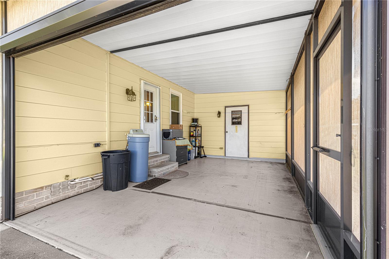 1854 W SCHWARTZ BLVD, LADY LAKE, FL, 32159