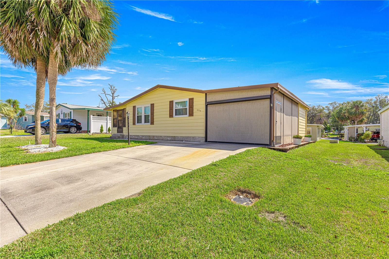 1854 W SCHWARTZ BLVD, LADY LAKE, FL, 32159