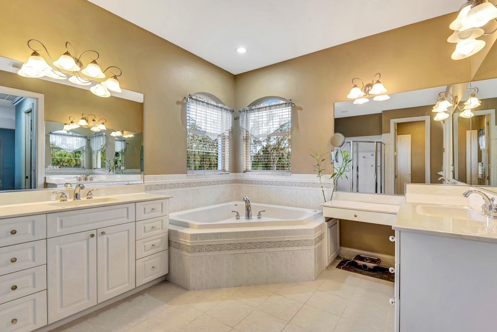 A4640614 Property Photo