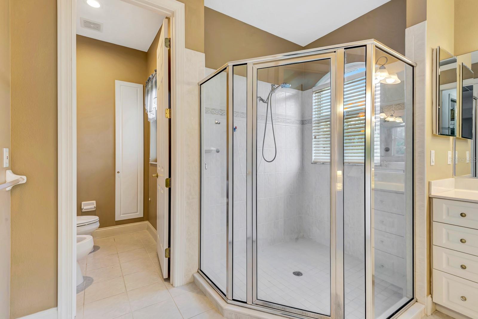 A4640614 Property Photo