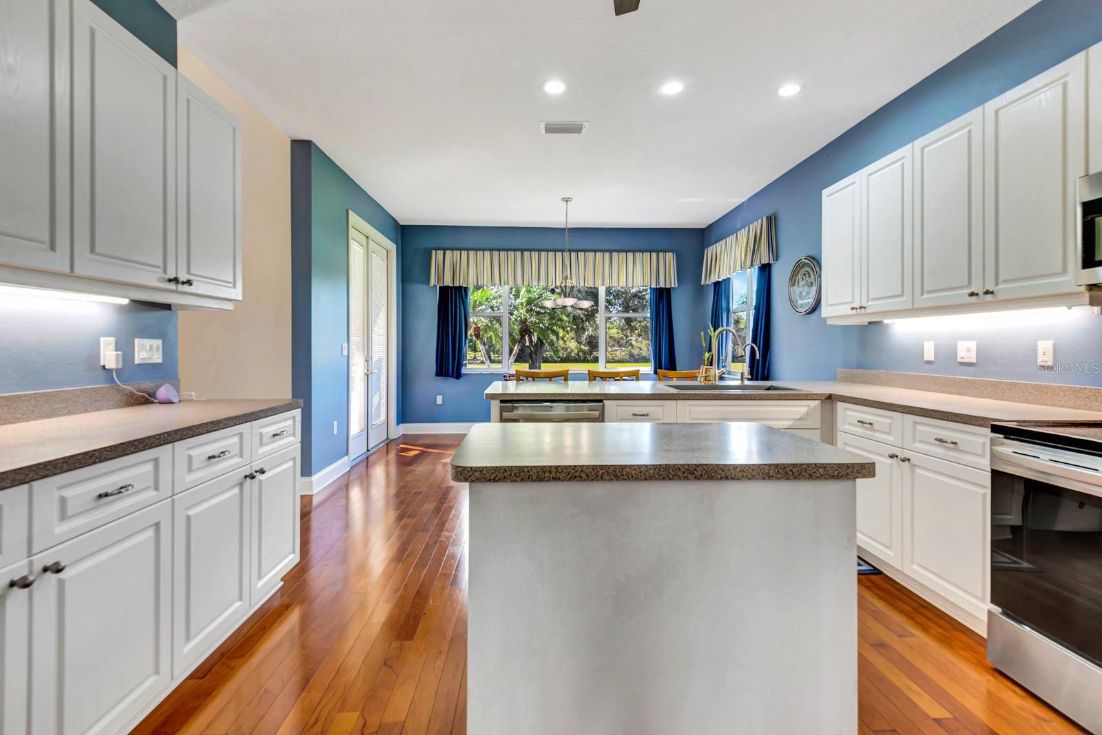 A4640614 Property Photo