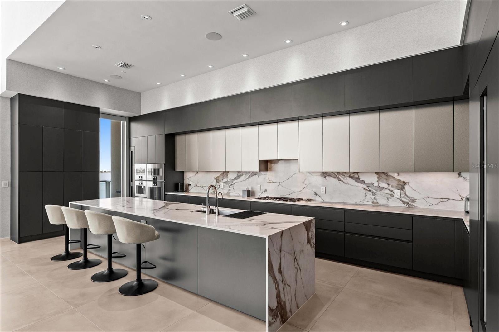 TB8350622 Property Photo