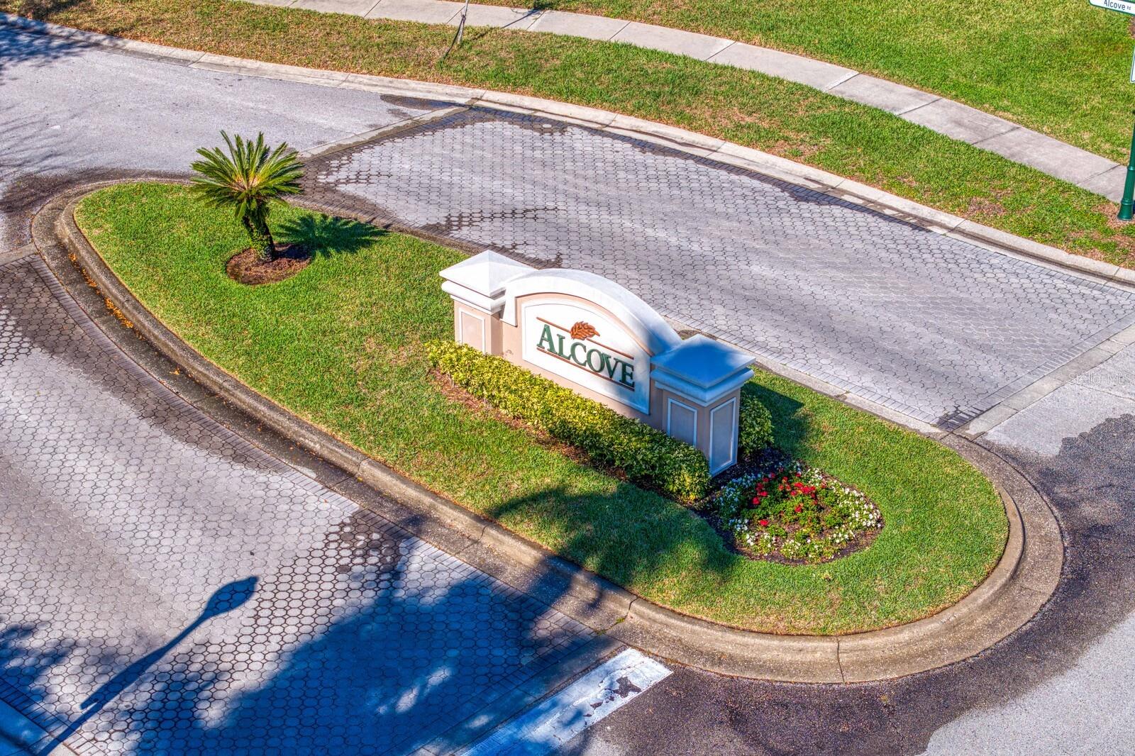 10214 GARDEN ALCOVE DR, TAMPA, FL, 33647