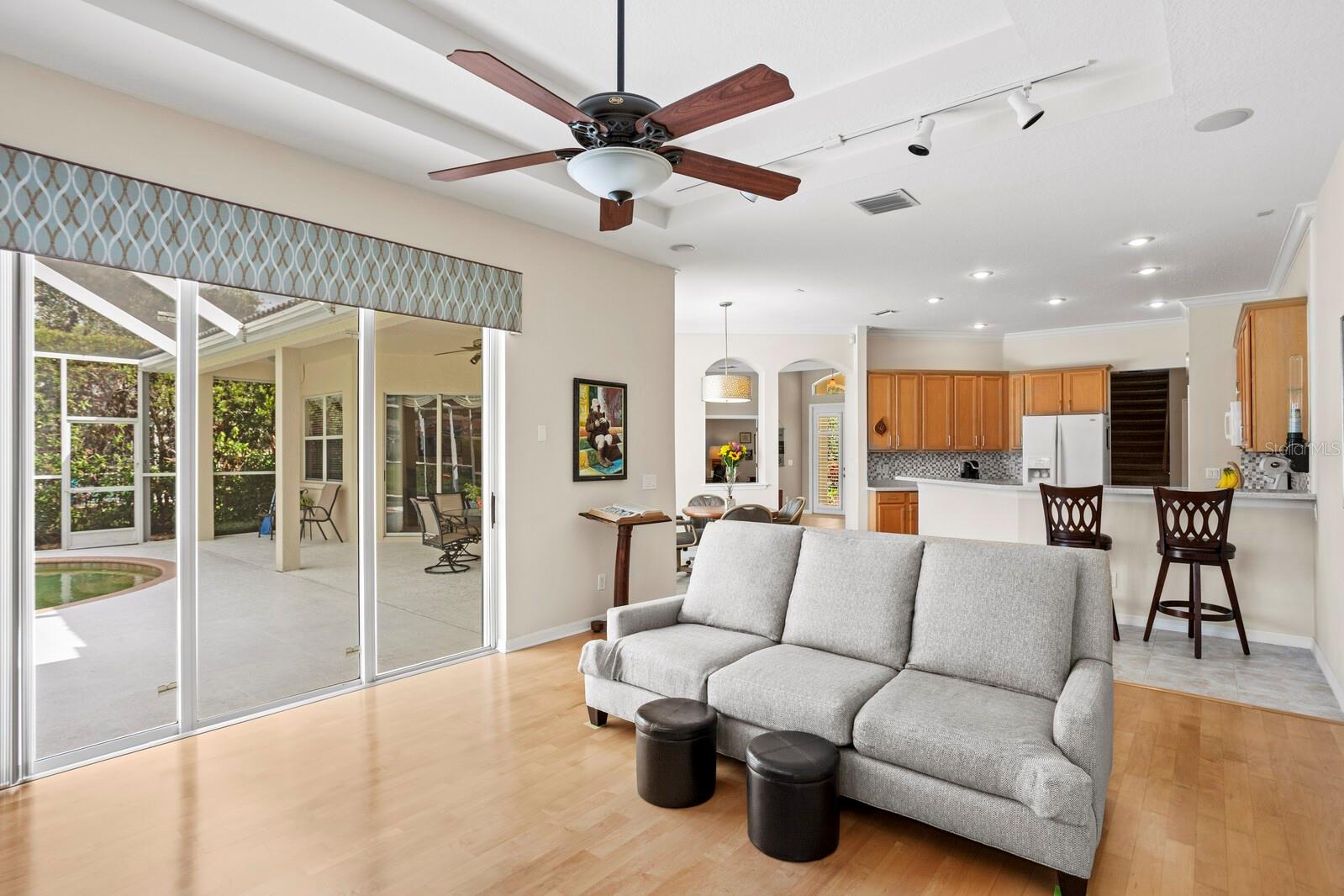 10214 GARDEN ALCOVE DR, TAMPA, FL, 33647