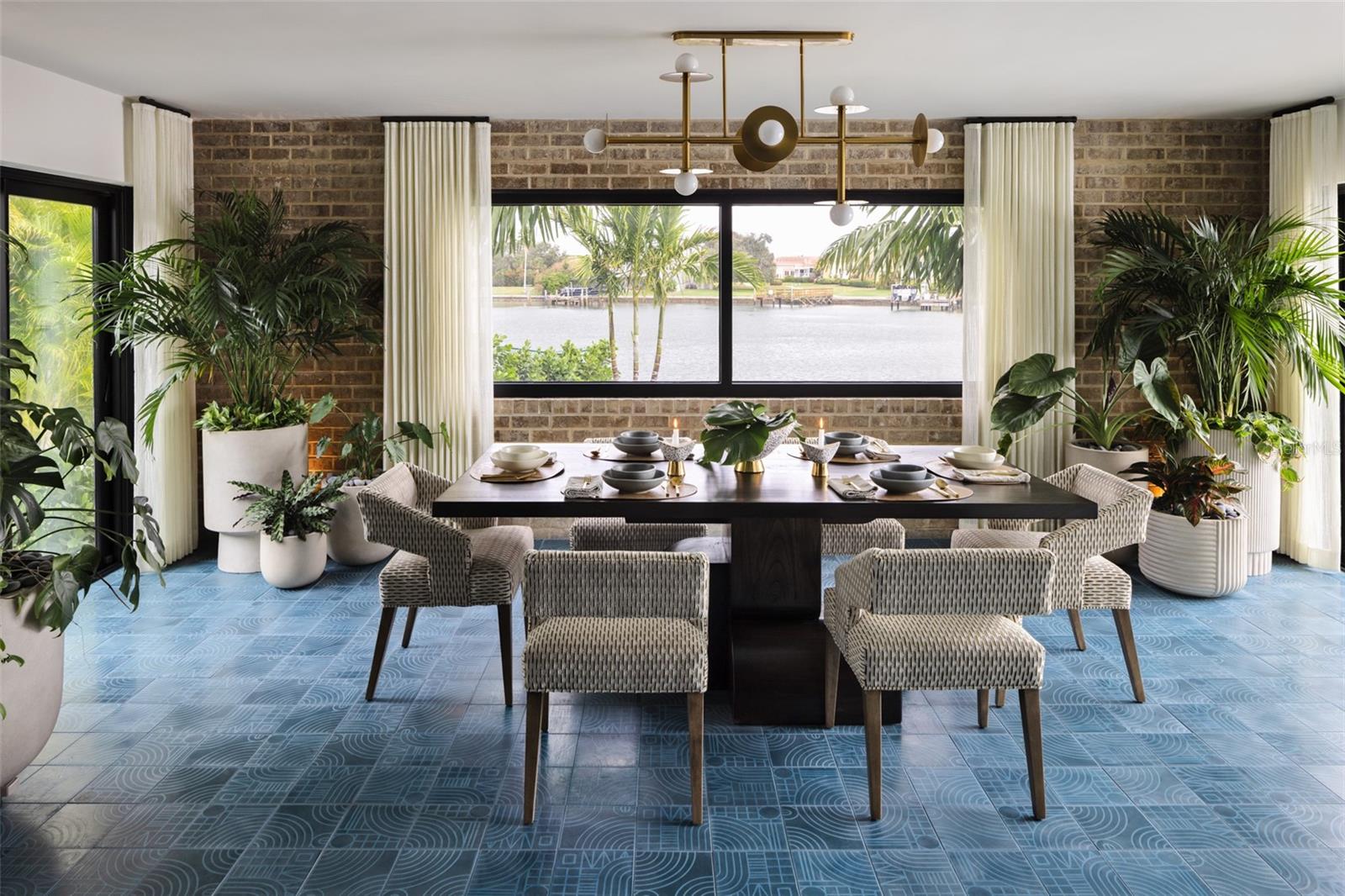 TB8350653 Property Photo