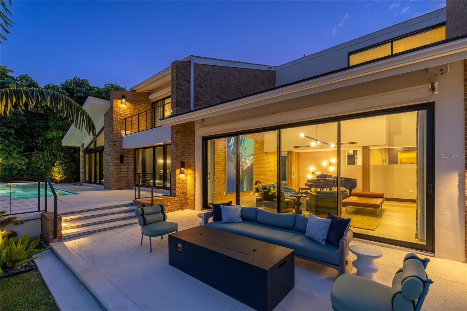 TB8350653 Property Photo