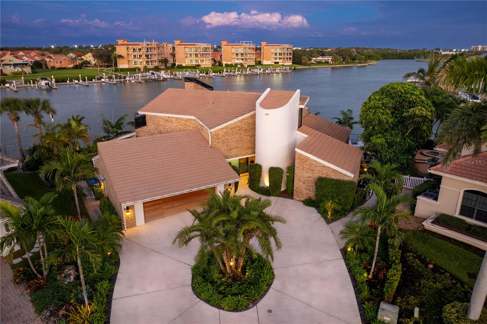 TB8350653 Property Photo