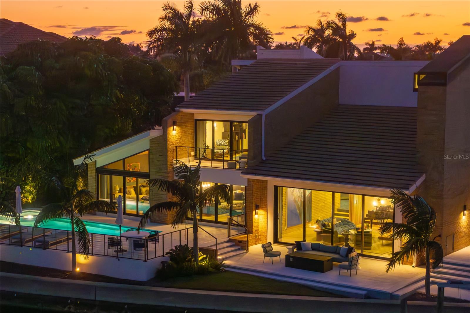 TB8350653 Property Photo