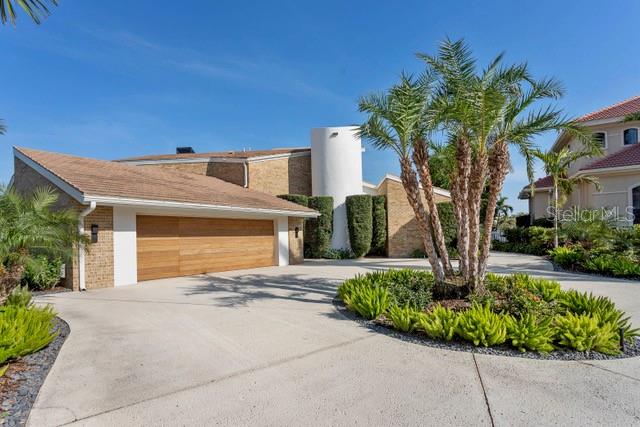 TB8350653 Property Photo