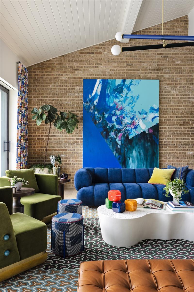 TB8350653 Property Photo