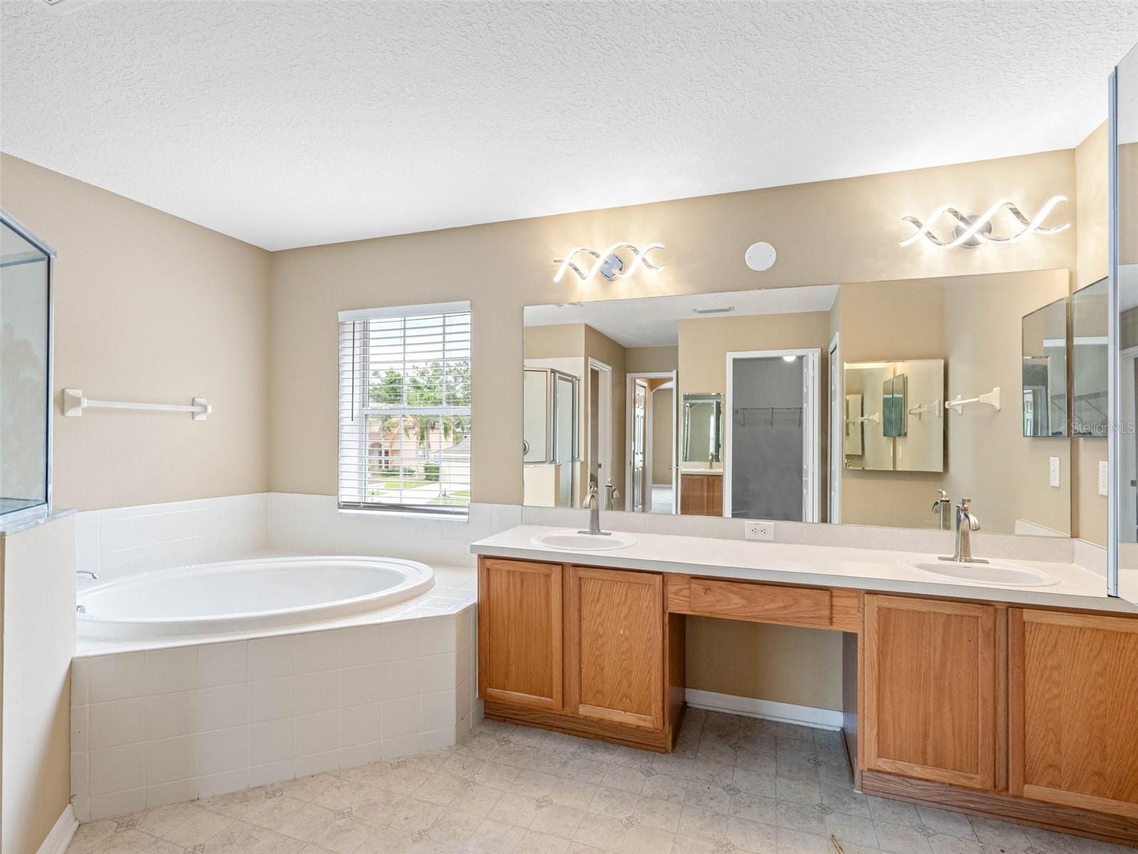 10904 SUMMERTON DR, RIVERVIEW, FL, 33579